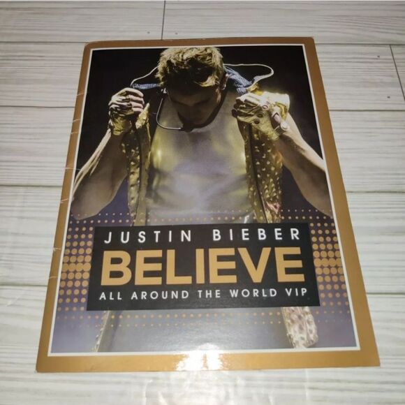 Justin Bieber Never Say Never Blu-ray DVD Combo - Picture 6 of 11